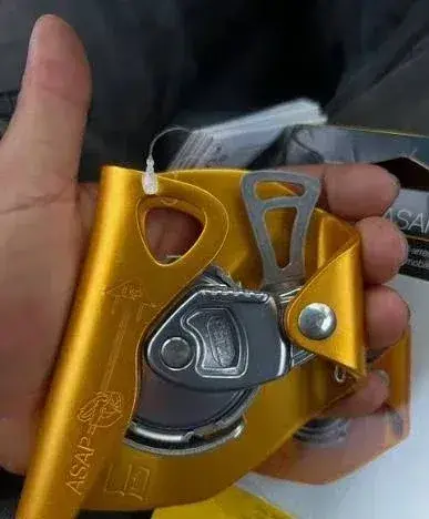 Petzl Asap - brzda / zachycovač pádů