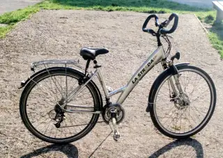 Trekingové alu kolo La Strada, 24 převodů.