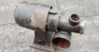 Retro mlýnek na kávu.
