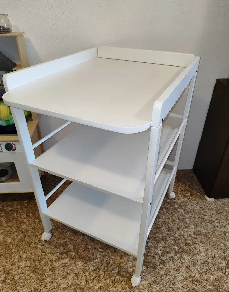 Dřevěný přebalovací pult Geuther