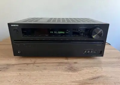 Onkyo TX-NR626 7.2 AV receiver HDMI Wi-Fi Bluetooth Phono fu