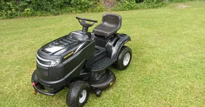 Zahradní Traktor