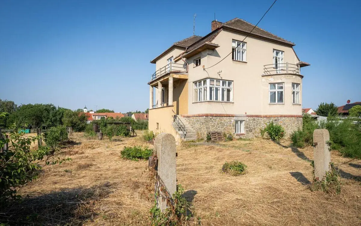 RODINNÝ DŮM A STAVEBNÍ POZEMEK V KŘENOVÍCÍCH
