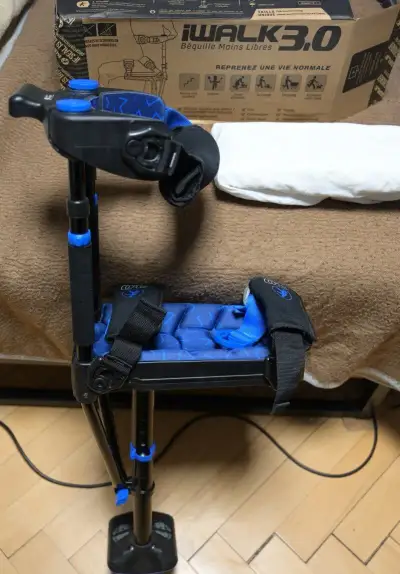 Umělá noha iWalk 3.0 pro zranění chodidla a kotníku, berle