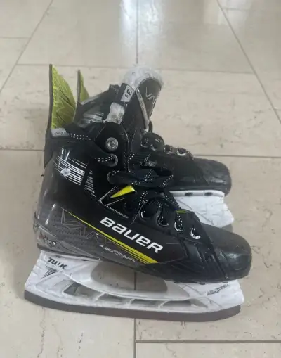 Juniorské brusle Bauer Vapor X4 vel.3,5 D