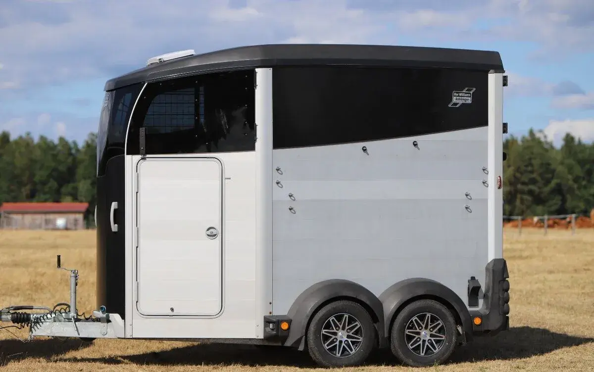 Celohliníkový přepravník Ifor Williams HBX506