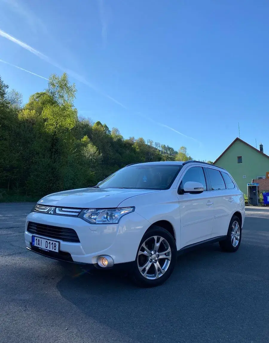 Mitsubishi Outlander – 2014, 193 000 km