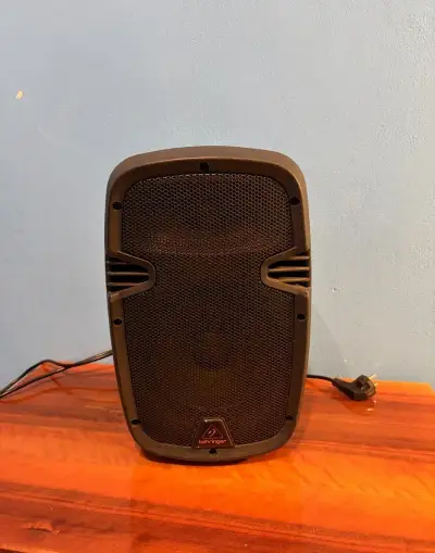 Aktivní reprobox Behringer PK108A