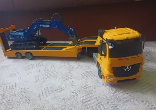 KAMION MERCEDES+BAGR na vysílačku