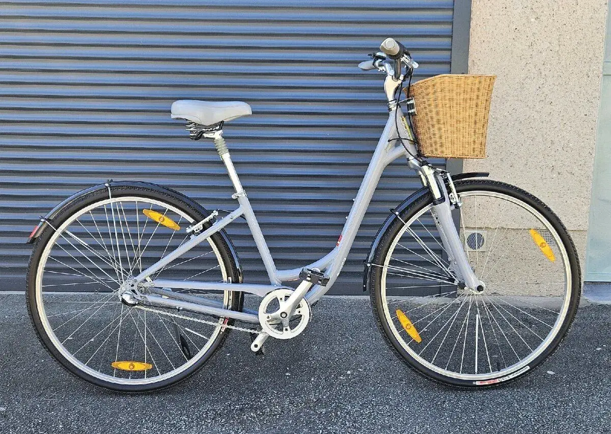 Specialized Globe 4, dámské městské kolo, stav 1A