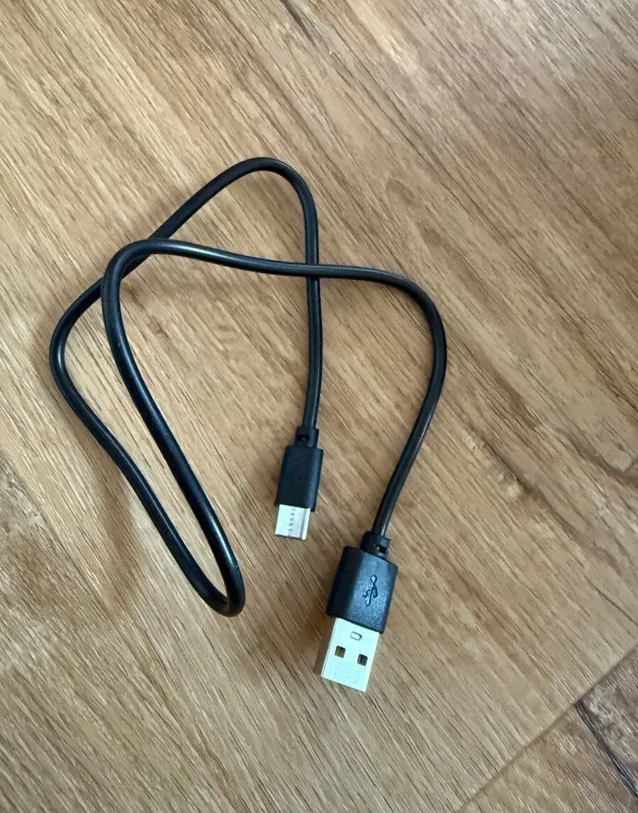 Zcela nový USB kabel USB-A na USB-C – černý