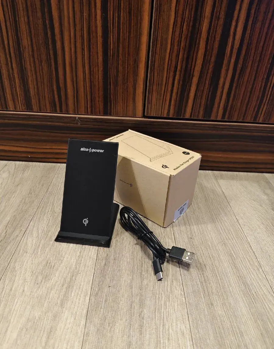 Bezdrátová nabíječka AlzaPower WF220