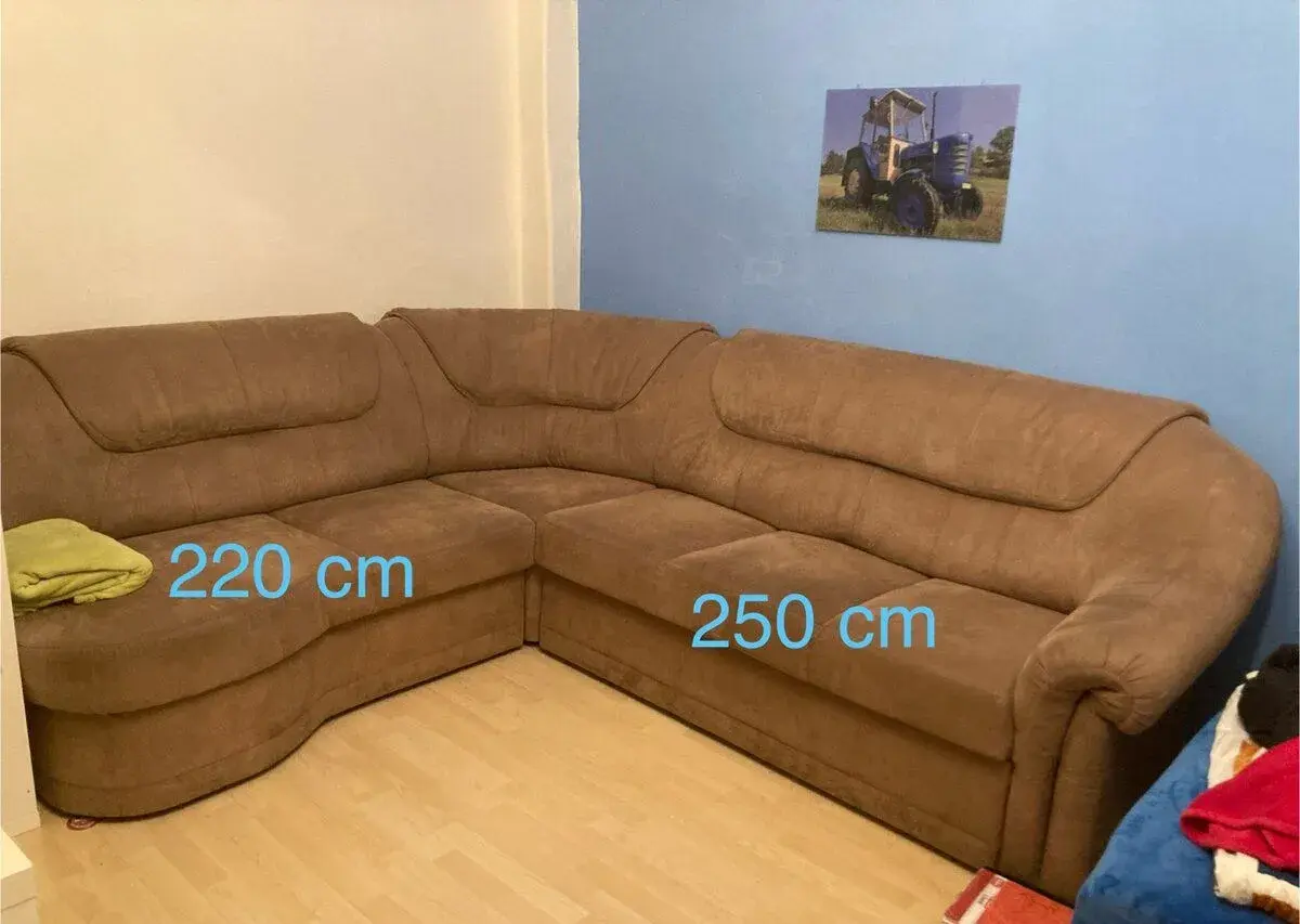 Přenechám velmi pěknou a málo používanou sedačku.
