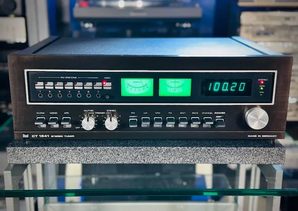 DUAL CT 1641 (r.1978) pěkný stav, se zárukou