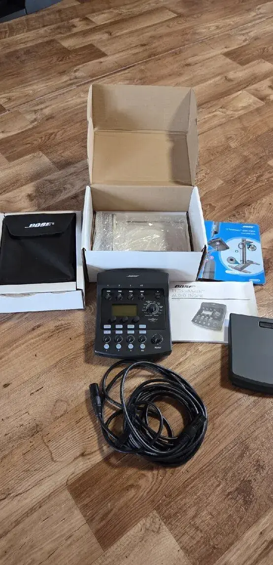 Bose T1 ToneMatch Digitální vícekanálový mix pult.