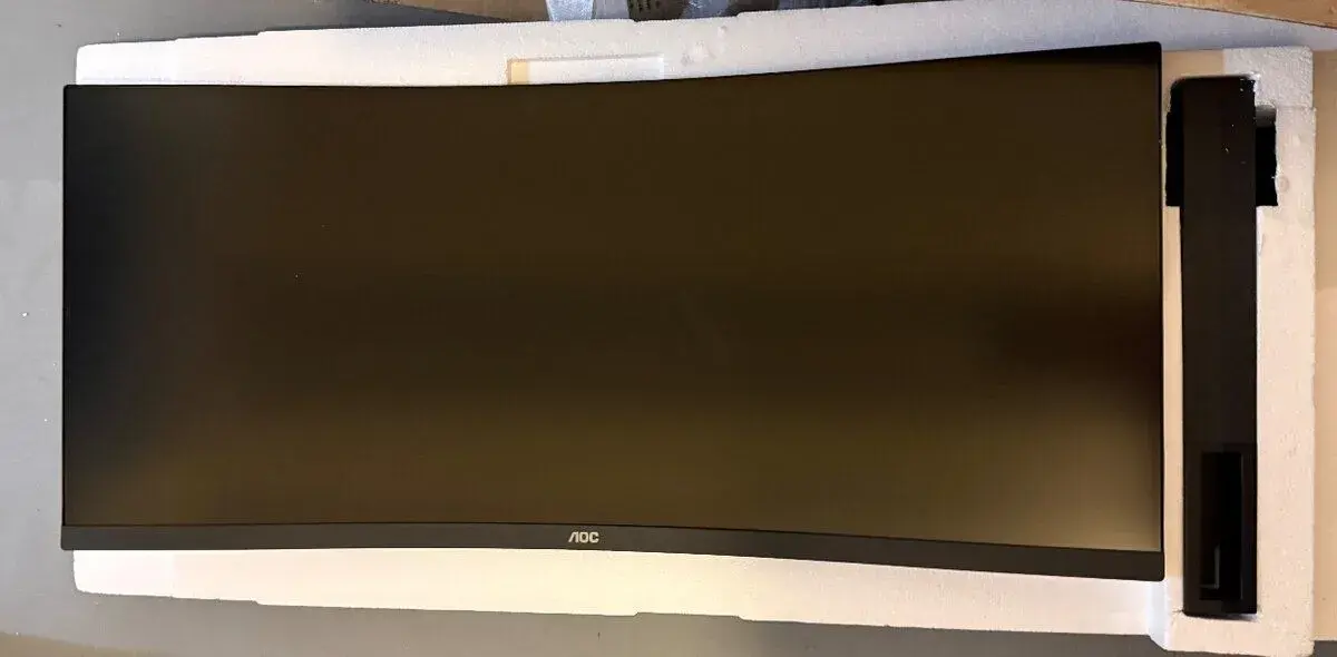 AOC CU34V5C – 34” ultrawide QHD monitor, jako nový