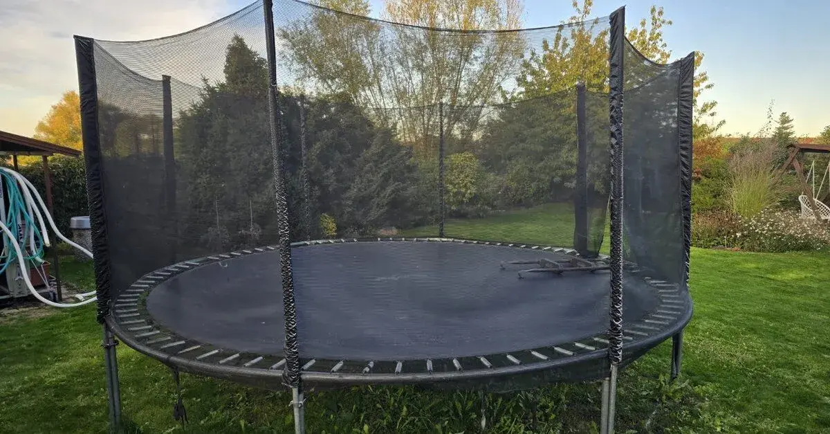 Trampolína zdarma za odvoz – Pardubice, Svítkov