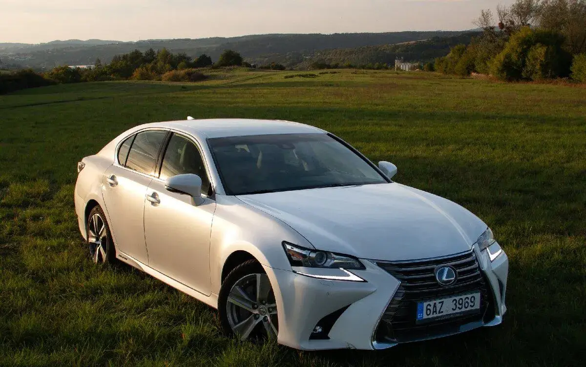 Lexus gs450h – 2018, 100 km