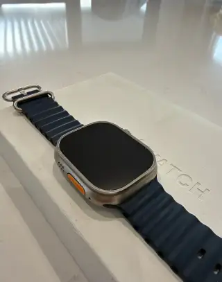Apple Watch Ultra 2 + sklo navíc