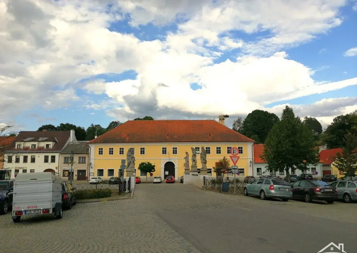 Prodej víceúčelového domu nedaleko Jihlavy