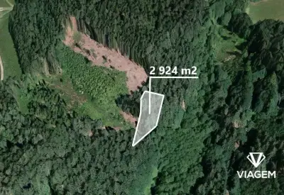 Les 2 924 m², Podíl 38 % o výměře 1 097 m²
