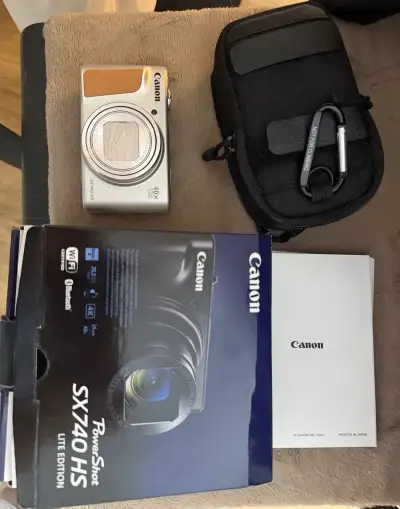 Canon PowerShot SX740HS