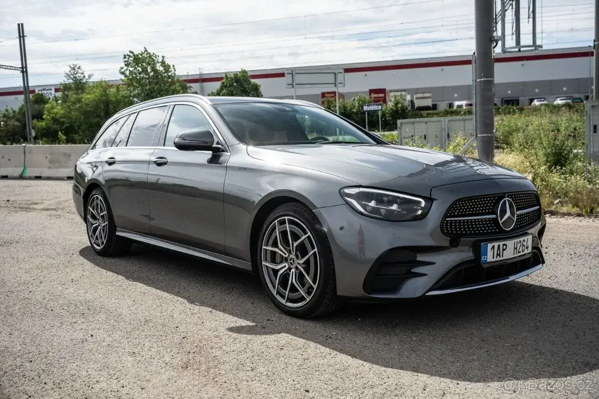 Mercedes-Benz E – 2022, 94 000 km