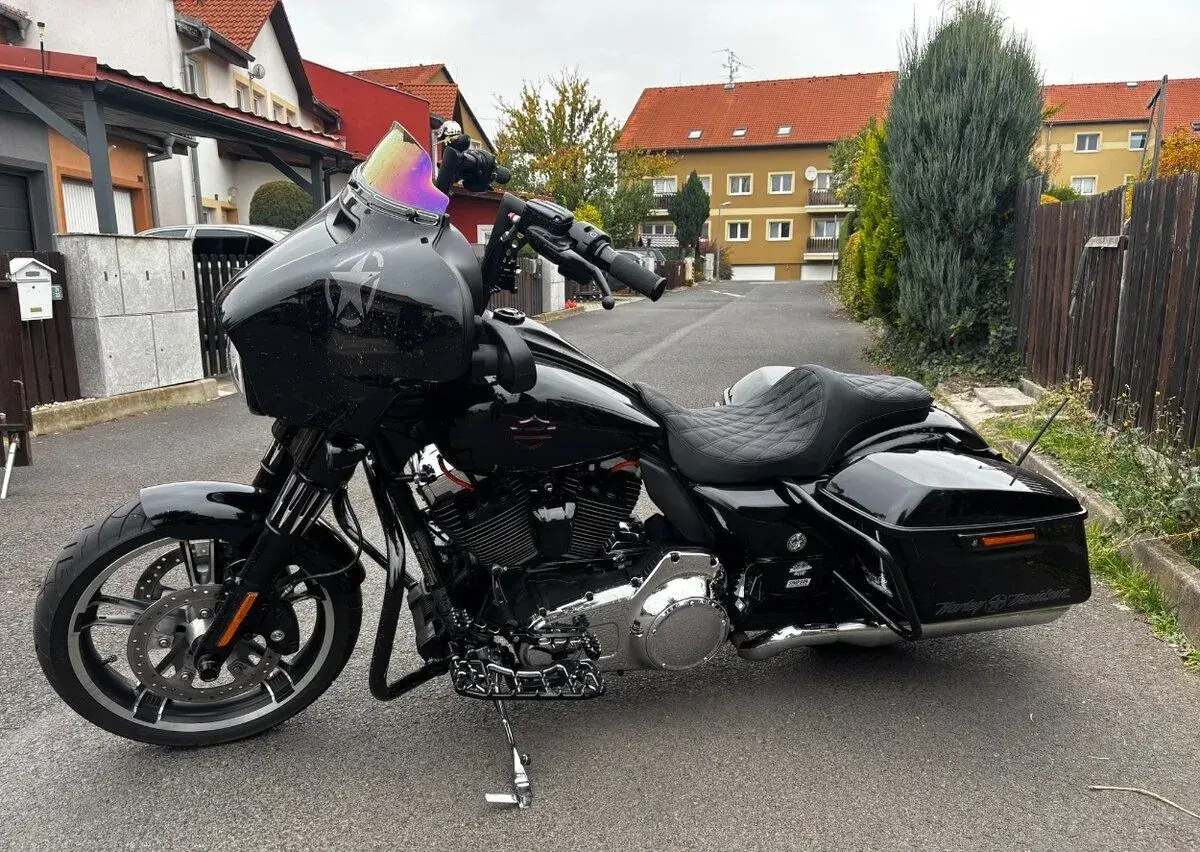 Harley Davidson Street Glide FLHX