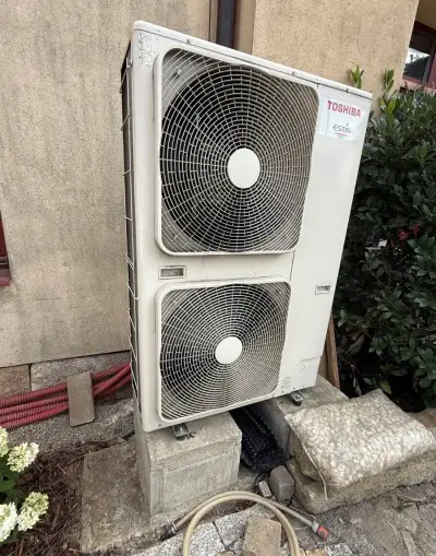 Kompletní sestavu tepelného čerpadla Toshiba Estia Hi