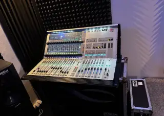 Soundcraft Vi1 a Stagebox Compact 32/8+8 plus 2x MADI card