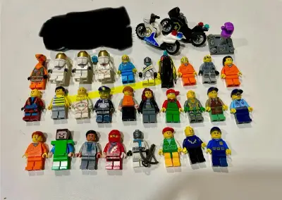 Lego postavičky a doplňky set č.1 cena 50kč/kus