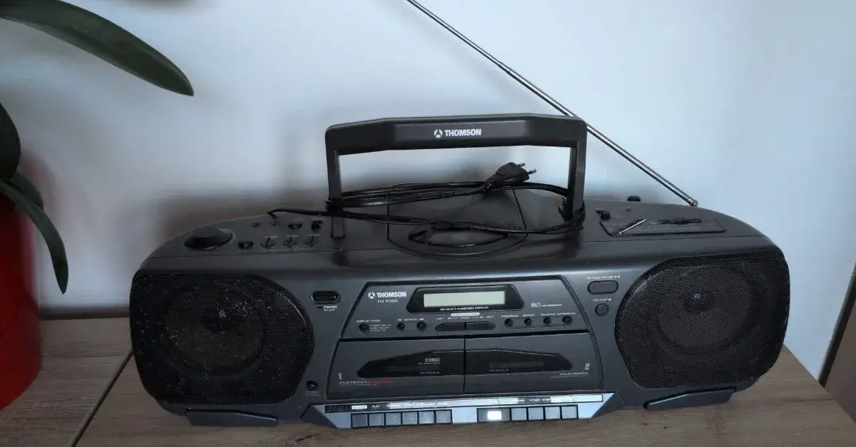 Thomson TM-9320 boombox