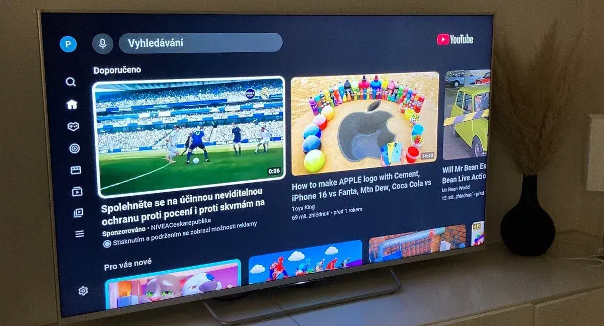 SONY úhlopříčka 140 cm PC 21 000,- Kč