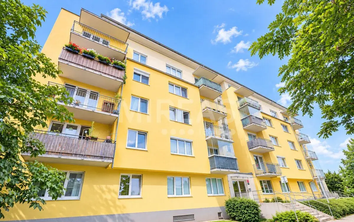 Praha - Čakovice, pronájem bytu 2 + kk, 58 m2 + balkón 5 m2