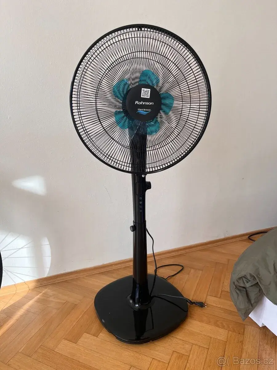 Stojací ventilátor, velmi tichý