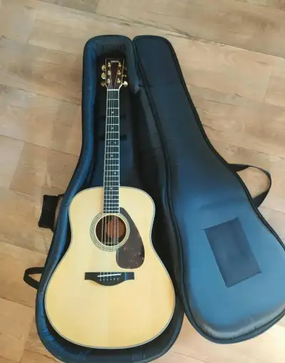 Yamaha LL16 ARE