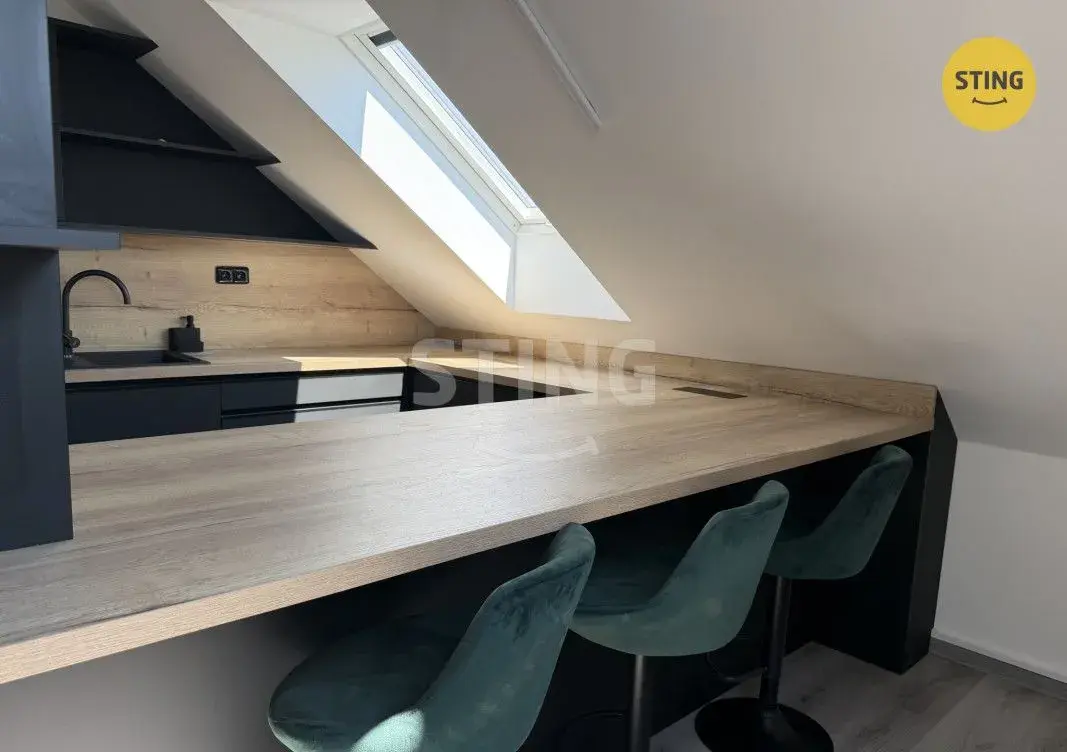 Moderní 3+kk s parkovacím stáním a sklepem v uzavřen, 136110