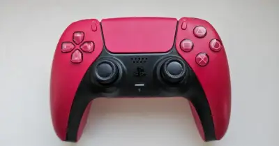 Sony DualSense PS5 - Cosmic Red