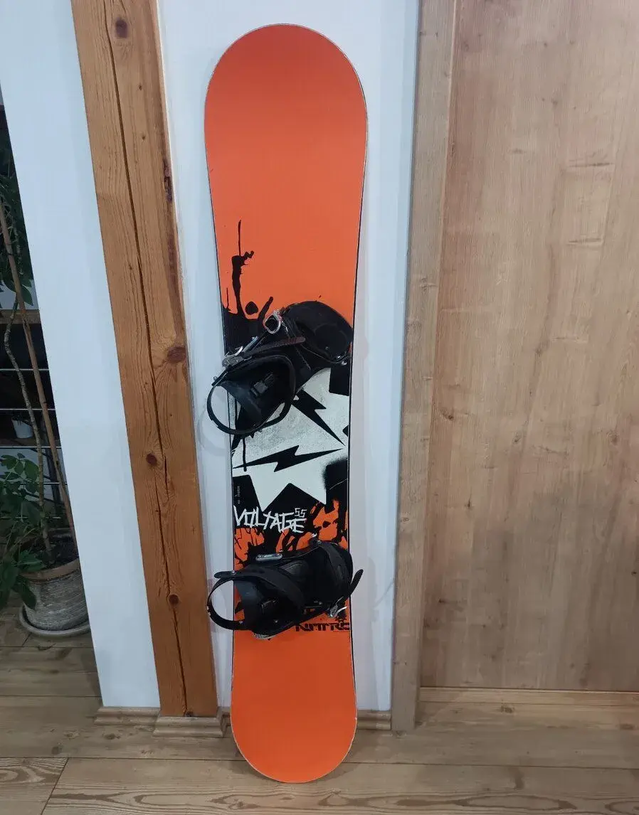 Snowboard Nitro + vázání + boty + obal
