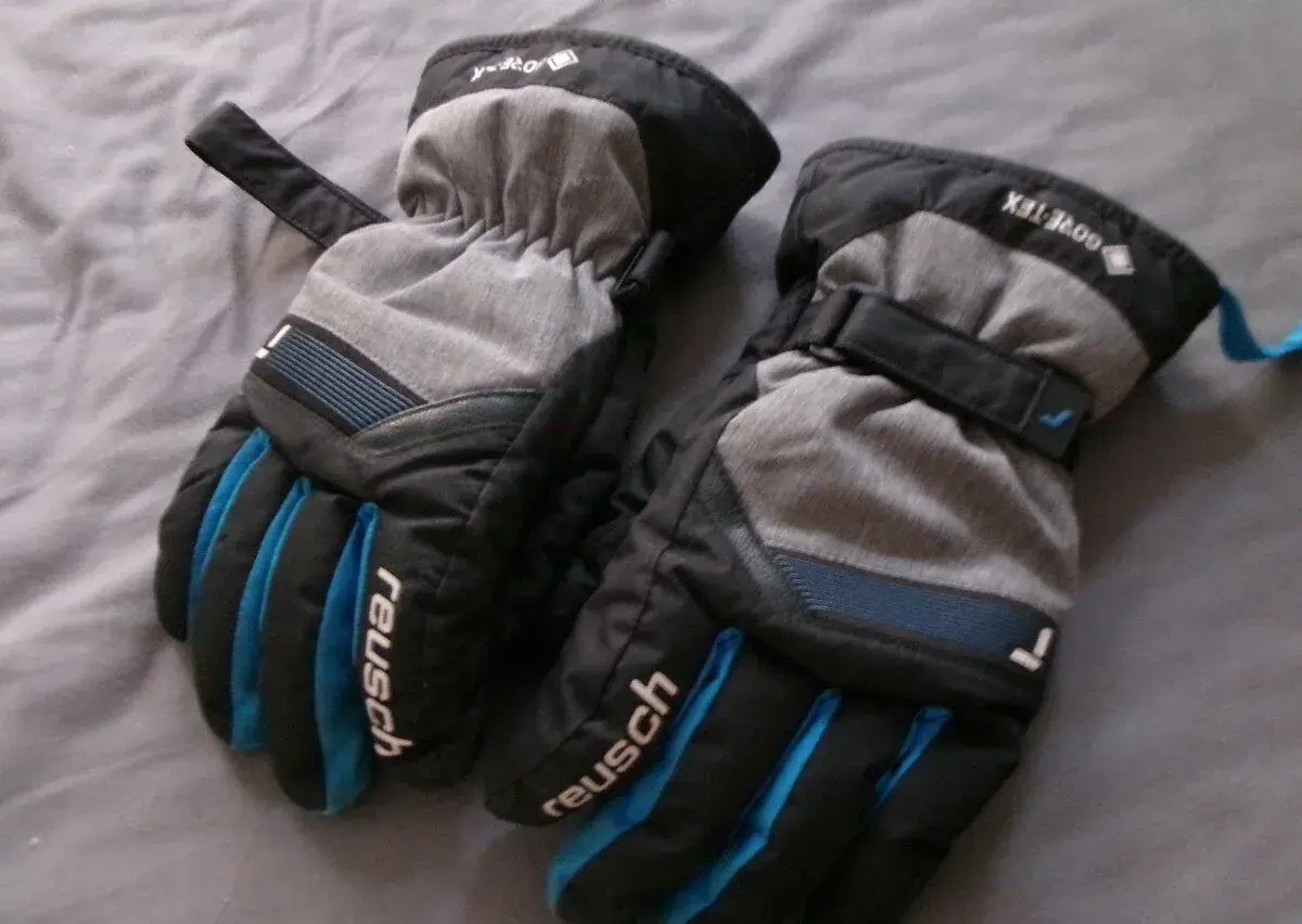 Dětské lyžařské rukavice Goretex Reusch.