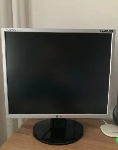 Monitor LG Flatron L1953TR