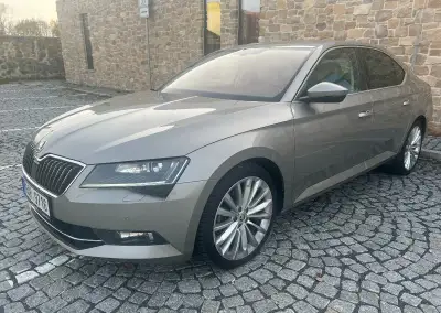 Pronájem Škoda Superb 2.0 TDI – UBER PREMIUM | BOLT COMFORT