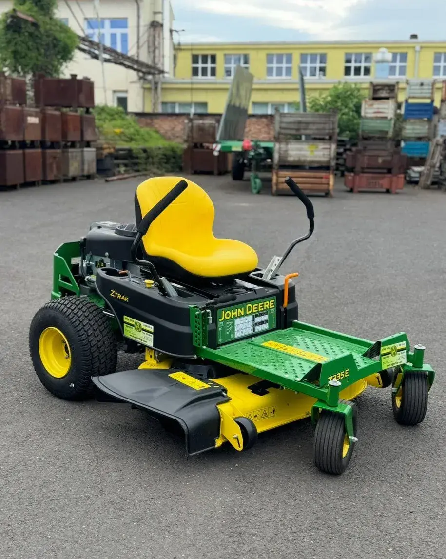 Nová sekačka John Deere Z335E se slevou 9000,-Kč