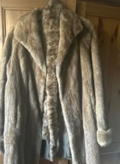 Kožich norkový L/Xl