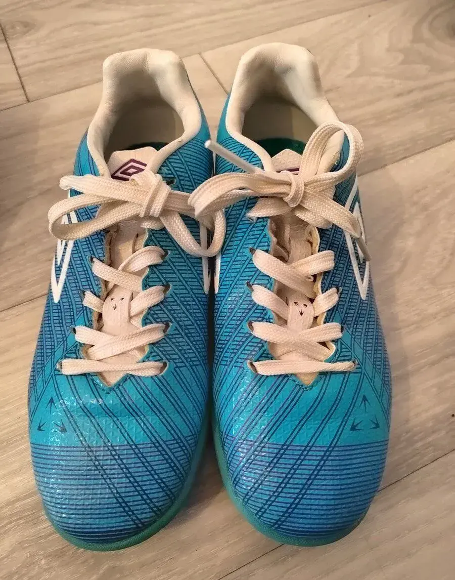 Sálovky 2x Adidas a Umbro 30 a 32