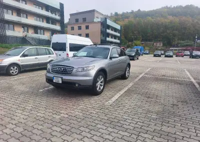 Infiniti FX35 – 2005