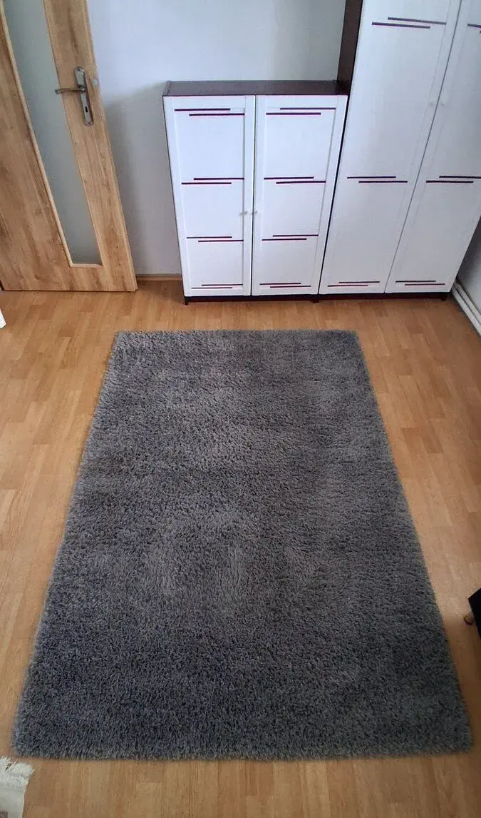 Šedý koberec 133x195 cm IKEA