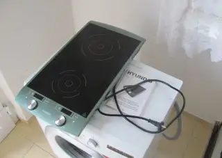 DVOUPLOTÝNKOVÝ INDUKČNÍ VAŘIČ - HYUNDAI IND 233