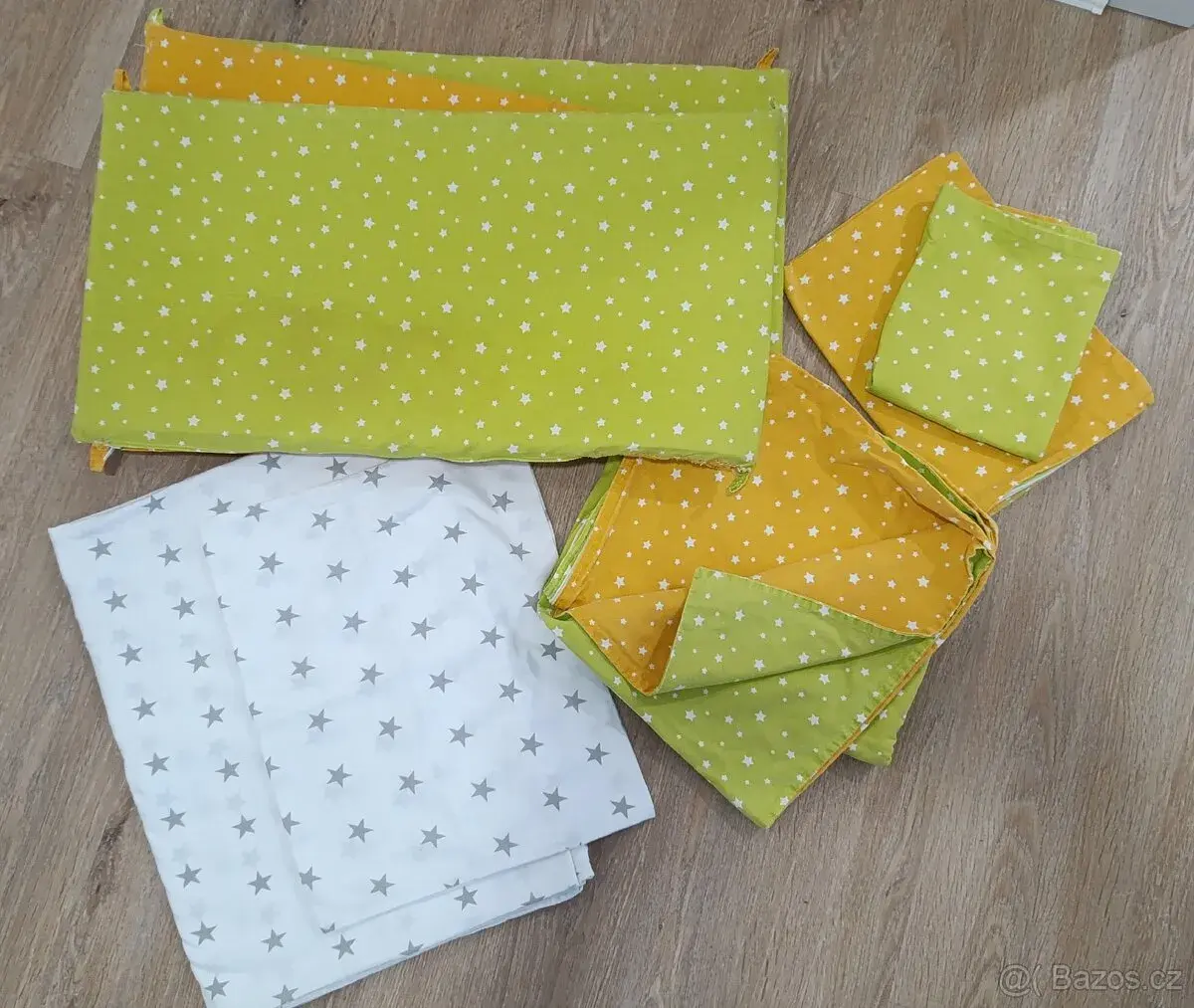 Povlečení do postýlky včetně mantinelu