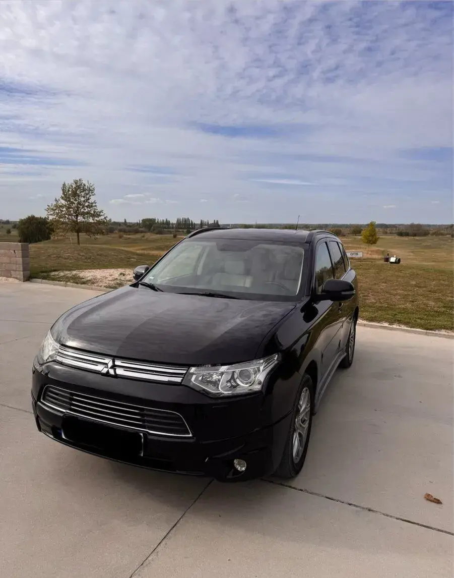 Mitsubishi Outlander – 2013, 258 000 km